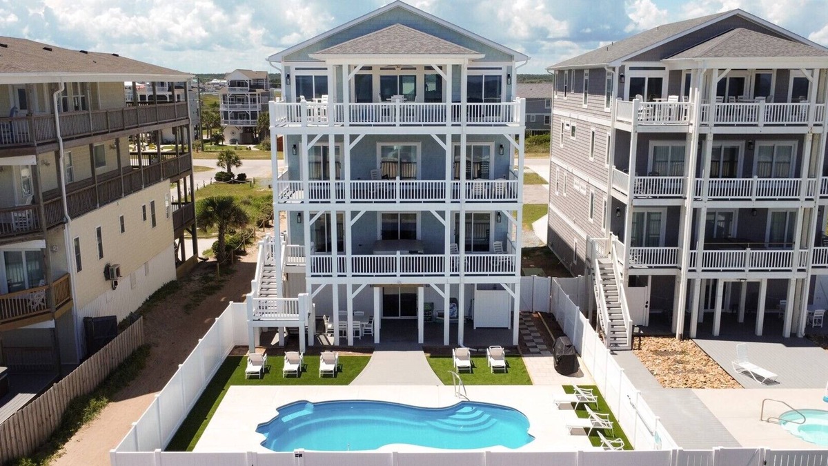 McCutcheon Field House | BRAND NEW 10 Bedroom Oceanfront Estate | Private Pool, Hot Tub, Elevator