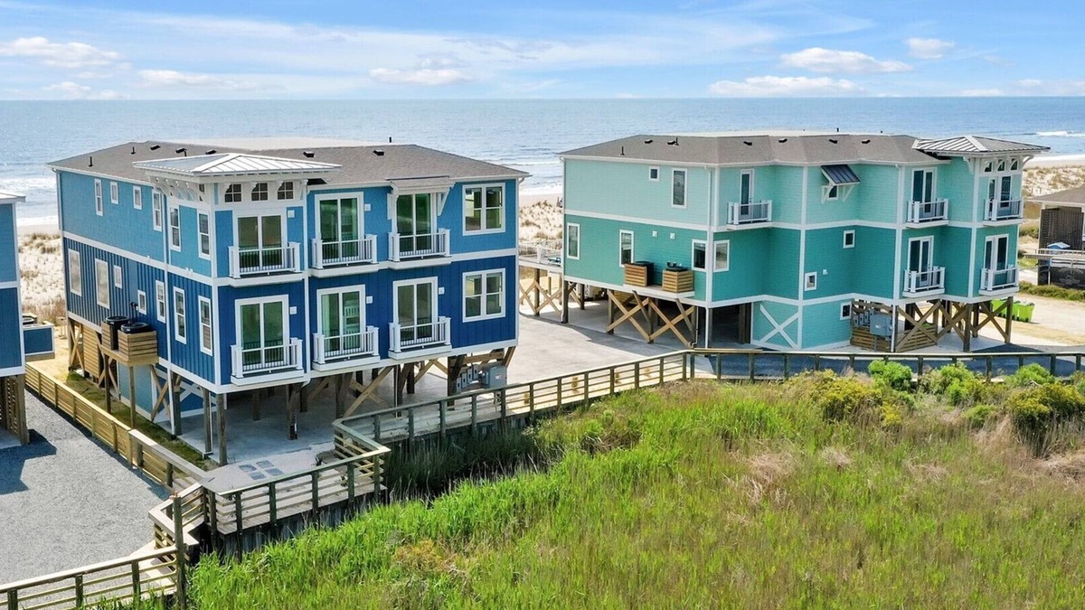 Long Beach House | Brand New 12 Bedroom,Oceanfront Home-Walk to Restaurants,Stores,& Entertainment