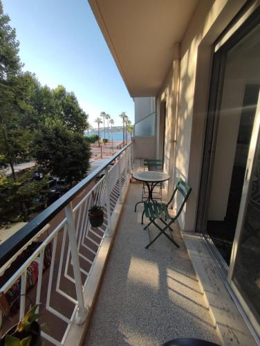 Antibes Old Town House | Brand new 2 bdr apartment in Antibes with AC and sea view