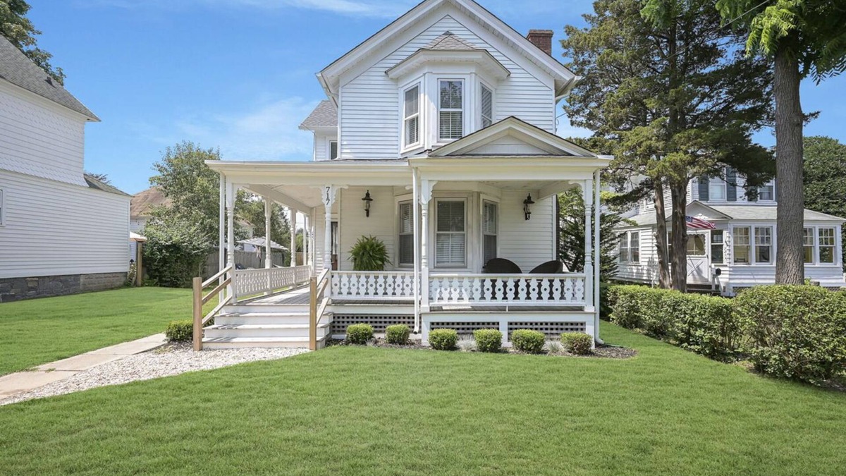 Greenport House | Brand new 2 bedroom, Greenport Village, walk to town Marina Views!