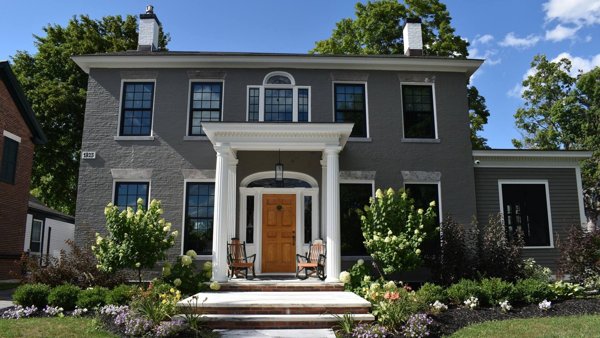 Brandon House | Brand new 2021 Reno of Federal Style House, steps from Downtown Brandon