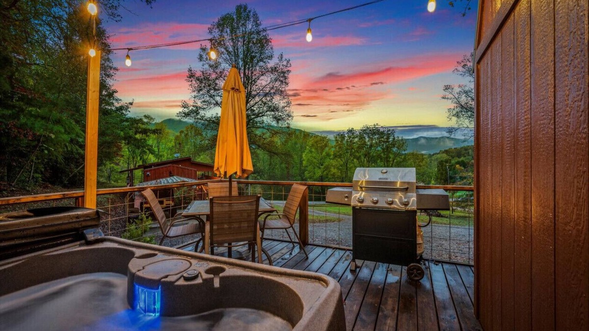 Hayesville Cabin | Brand new! 2bed/1bath Cabin with Mountain View, hot tub and grilling deck/Fire Pit table