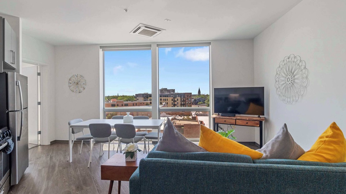 West Bucktown Apartment | Brand New 2BR Chicago City Escape