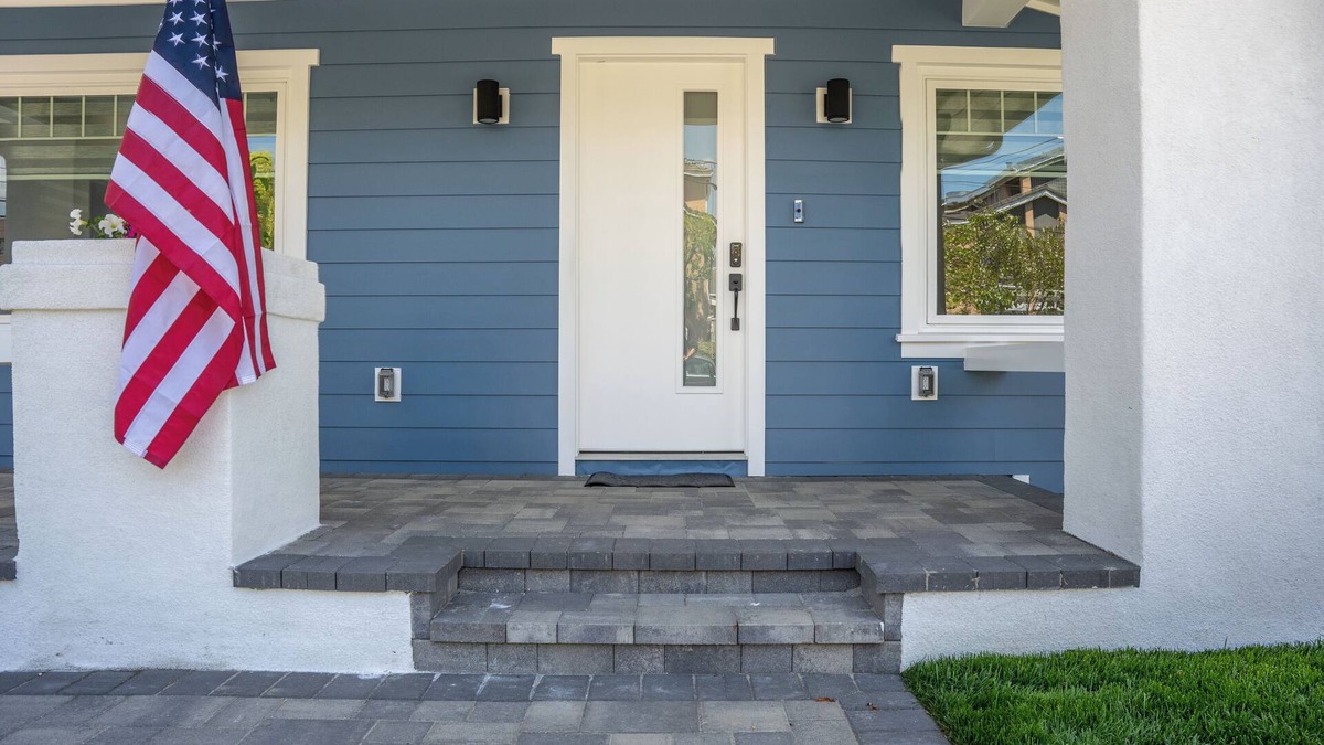 Glendale House | Brand New 3-bedroom house with AC, WiFi in fabulous Glendale