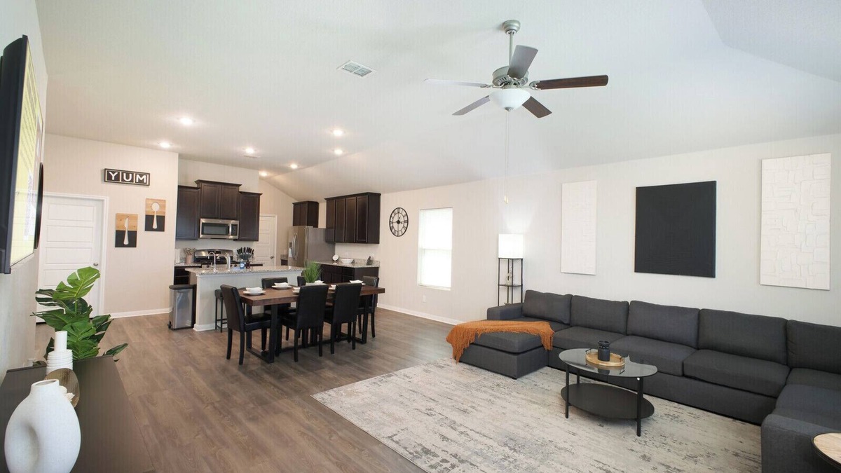 San Antonio House | Brand-New 3BR Brooks Extended Stay W/D WiFi!
