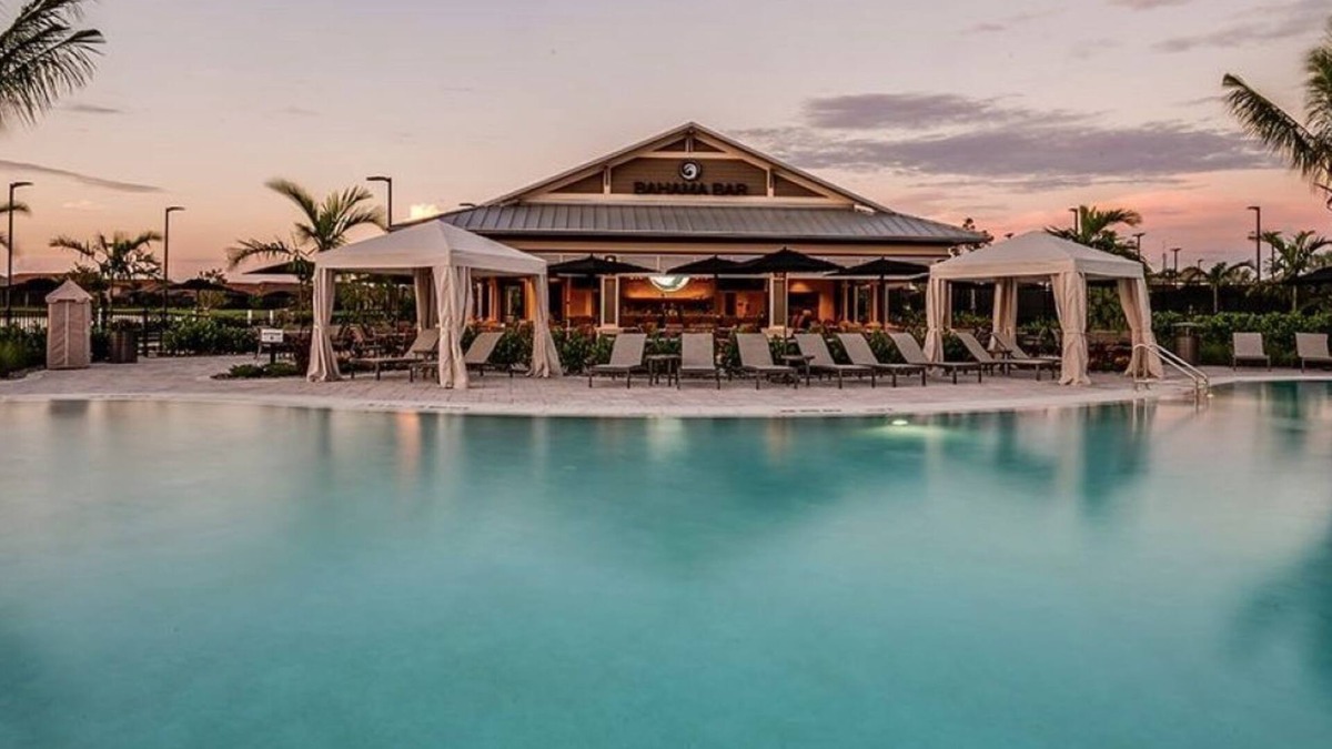 Naples Villa | BRAND NEW/4 BED-3 FULL BATH/BEAUTIFUL SINGLE FAMILY HOME