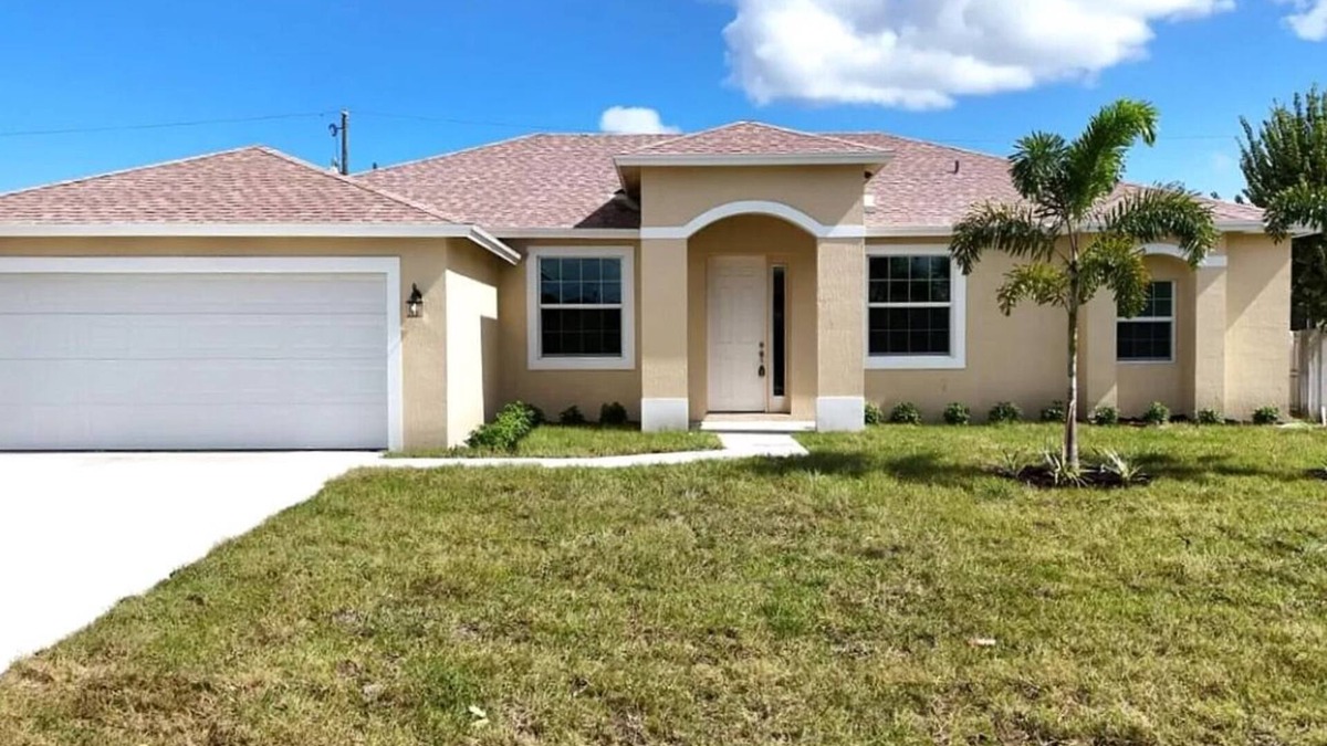 Port Saint Lucie House | Brand new 4 bedroom houses in Sunny Port St. Lucie Florida☀️