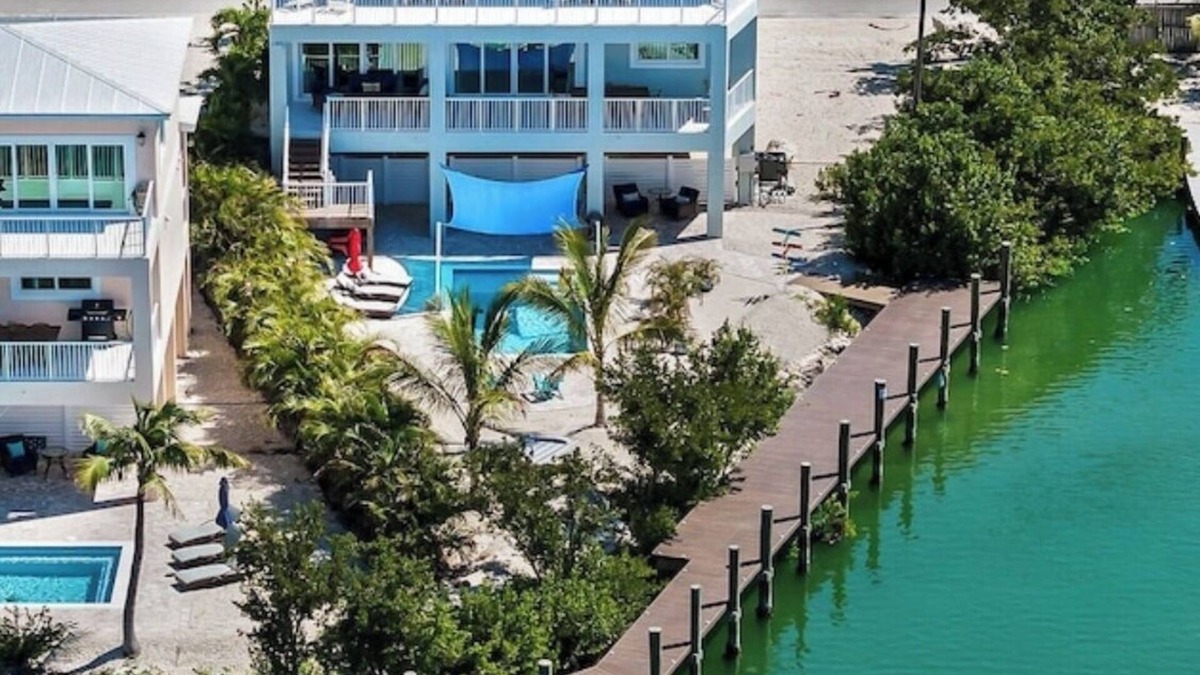 Marathon House | Brand New 5 bed/6bth Pool home w-115ft of dockage - available with 2 more homes