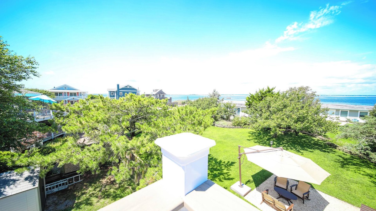 Kismet House | BRAND NEW - 8 Bedroom, 4 bathroom house with BEAUTIFUL BAY VIEWS- Kismet!