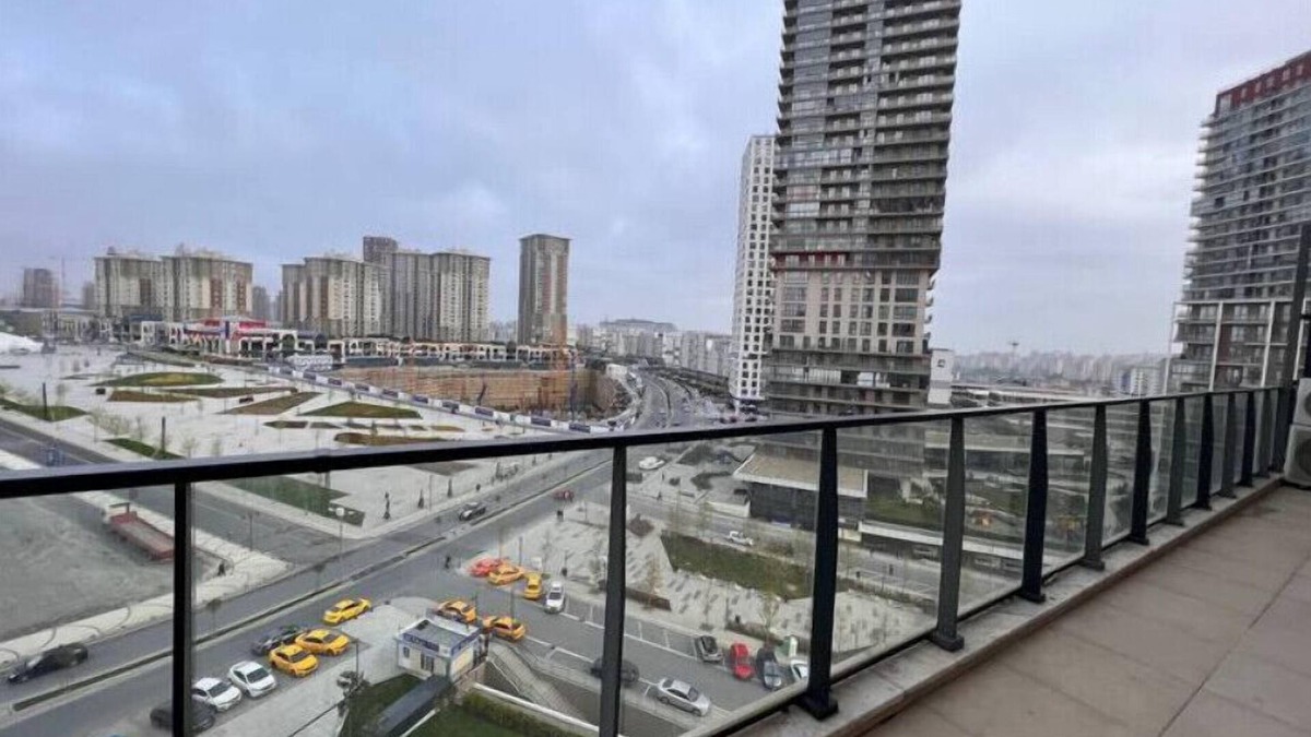 Basaksehir Apartment | Brand new apt. with a balcony near metro.