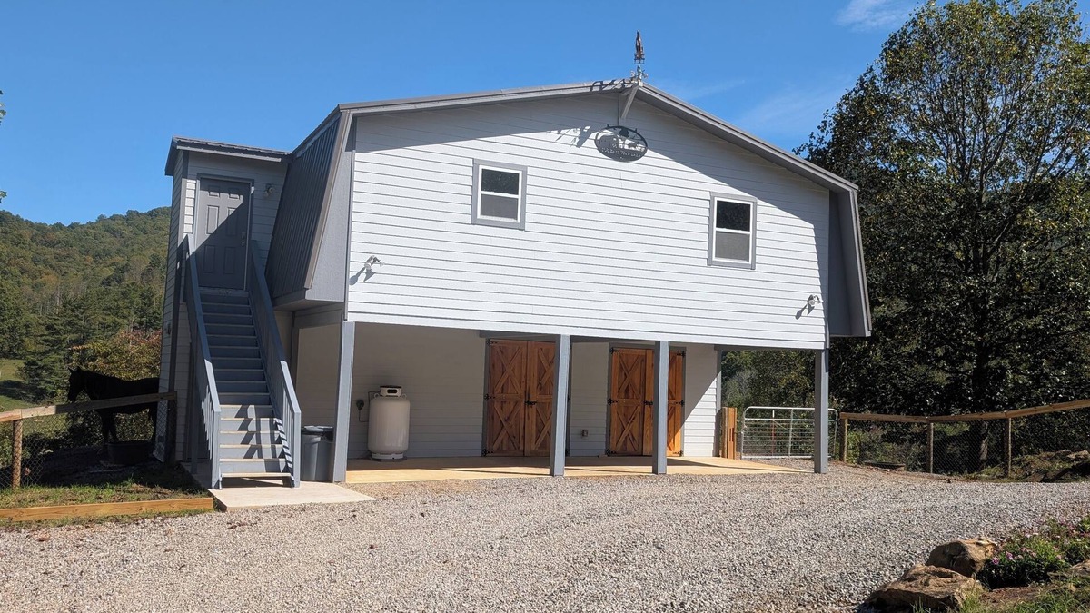 Waynesville Apartment | Brand new awesome 2-bedroom Guest House located in charming Waynesville.