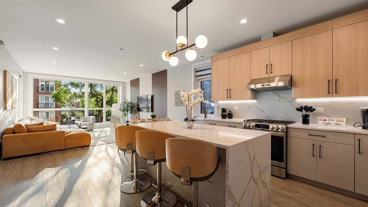 Tri-Taylor Apartment | Brand New Building in the Medical District!