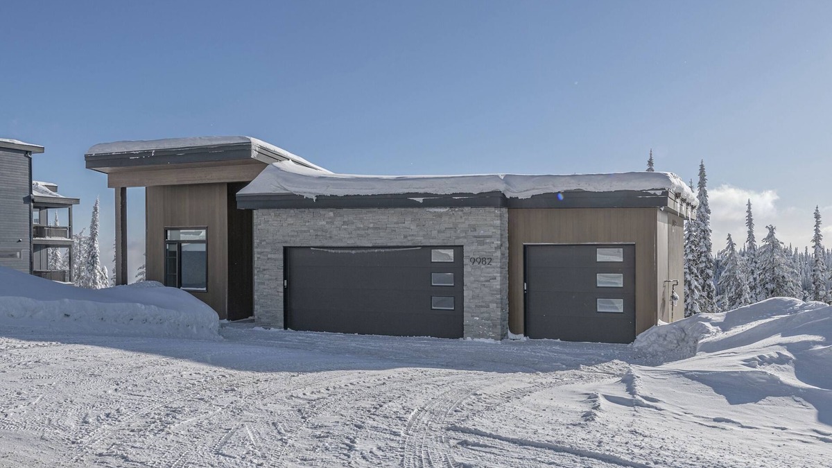 Silver Star Mountain House | Brand new house with 2 private hot tubs, laundry, gear room and suite