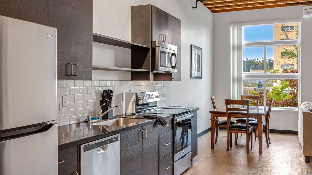 Bremerton Condo | Brand New Condo Steps from Bremerton Ferry
