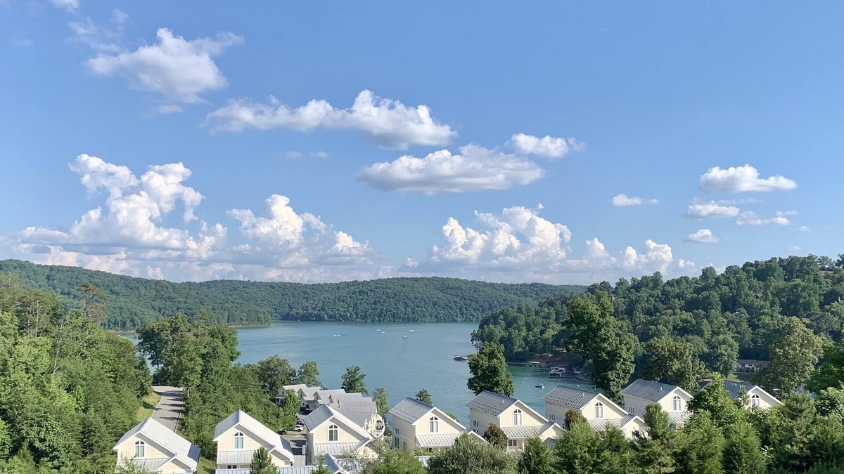 La Follette Condo | Brand new condo with gorgeous lake views