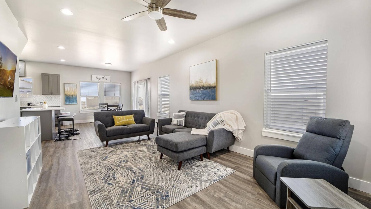 Twin Falls House | Brand New Construction 2 level townhome Central TF 899