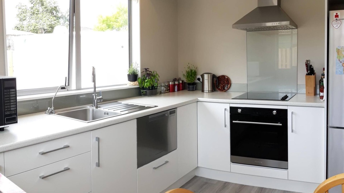 Beachlands House | Brand New Cottage by the Sea