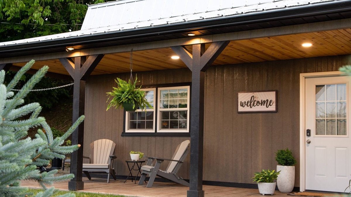Nellie House | Brand new cottage with grilling patio.