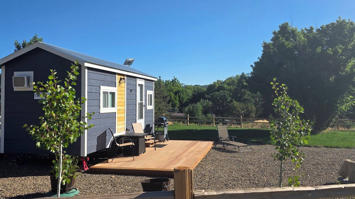 Trinidad Cabin | Brand new Cozy 1 bedroom Cabin w/MT View in a quiet and safe neighborhood.