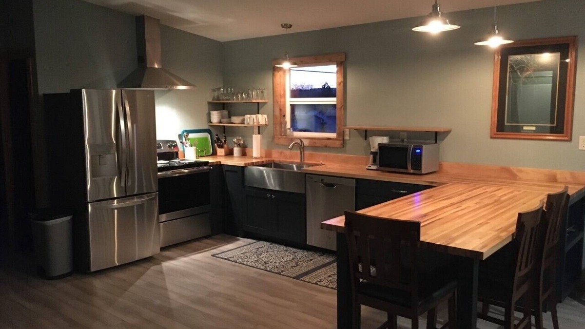 Fort Smith House | Brand new custom home close to fishing, boating, hunting, and Bighorn NRA