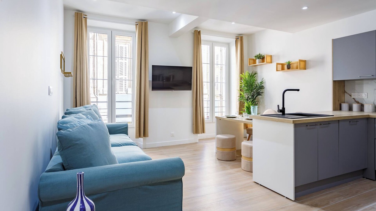 Les Grands Carmes Apartment | Brand new flat 3min walk from the old port of Marseille