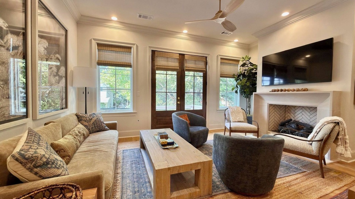 Auburn House | BRAND NEW! Gorgeous 3-bedroom Townhome on Samford Ave in Downtown Auburn!