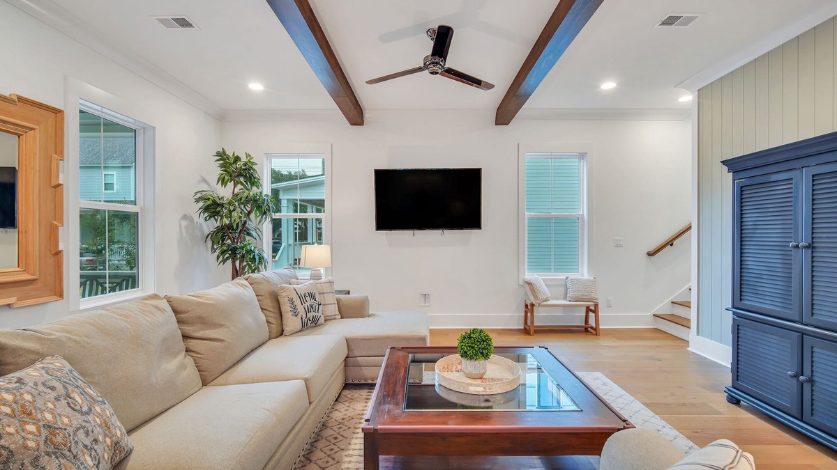 Old Town Bluffton House | Brand New Home in Old Town Bluffton. Walk to Promenade and May River
