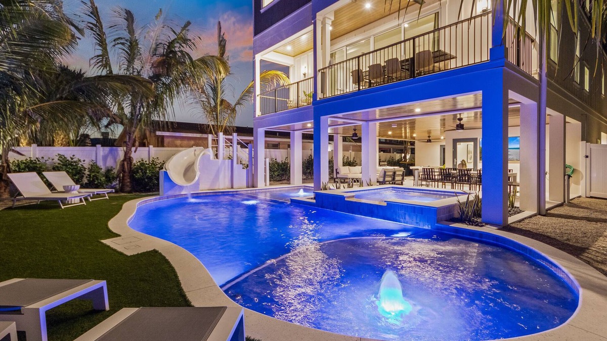 Sarasota House | Brand New Home! Pool with spa and waterslide, near the beach - Seascape