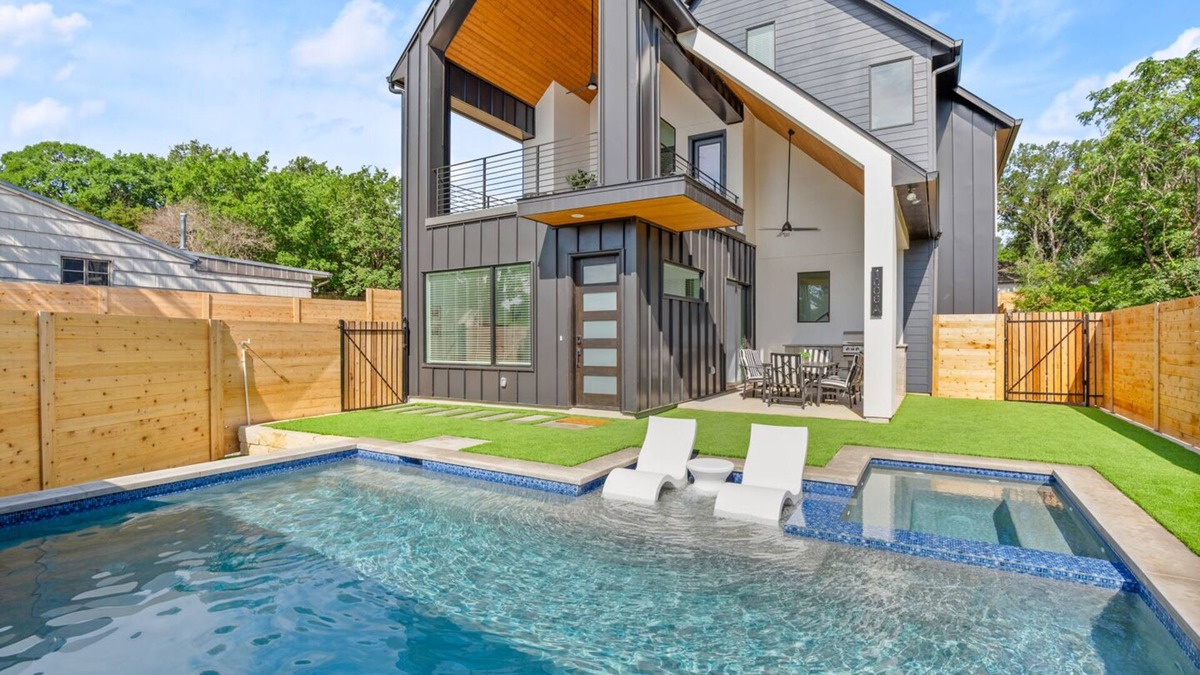Westfield House | Brand New Home with Pool, Hot Tub and Downtown Views~5 Minutes to Downtown & UT!