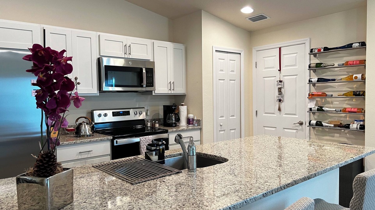LaBelle House | Brand new Lakefront Home with modern kitchen & lake view