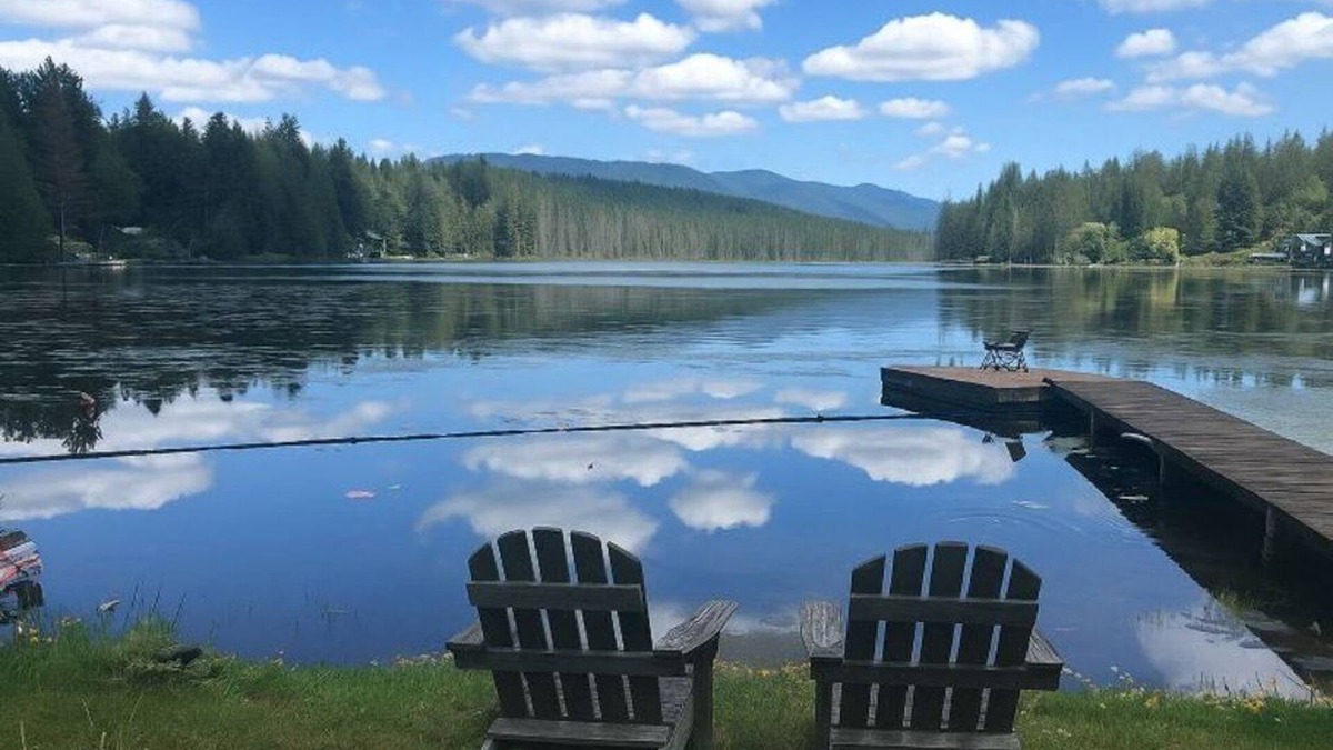 Black Diamond Cabin | Brand-new, lakeside cabin, 1 hour from Seattle.