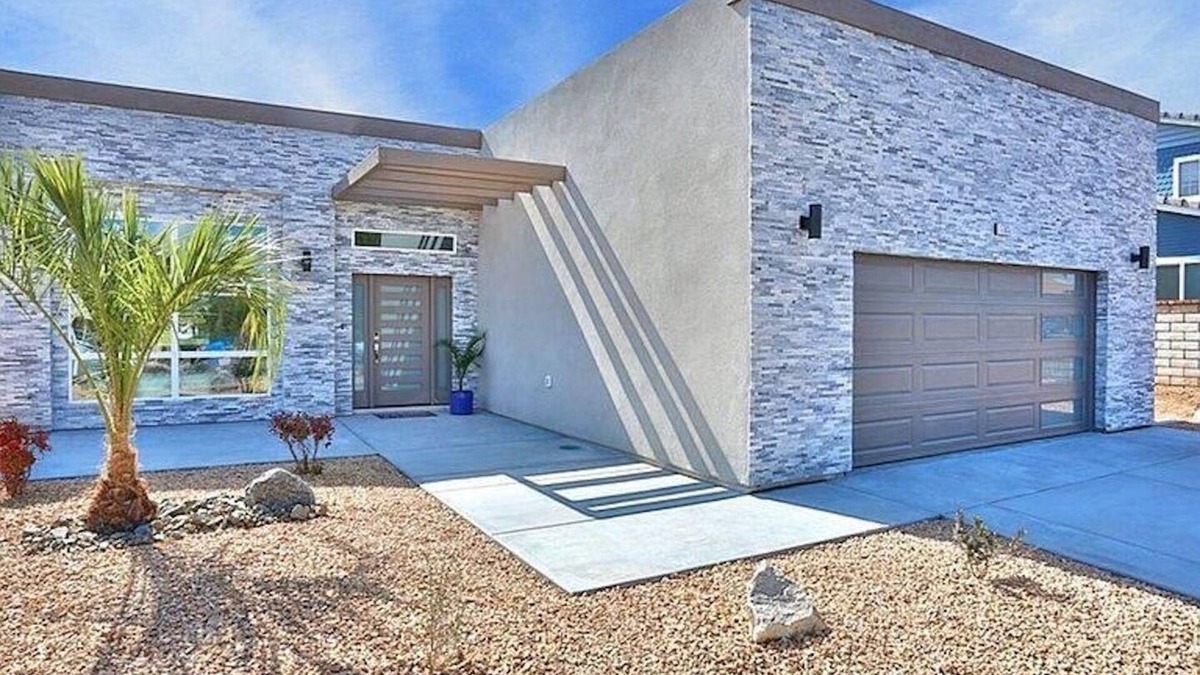 Victorville House | BRAND NEW LISTING! LUXURY MODERN HOME! GOLF COURSE VIEW!