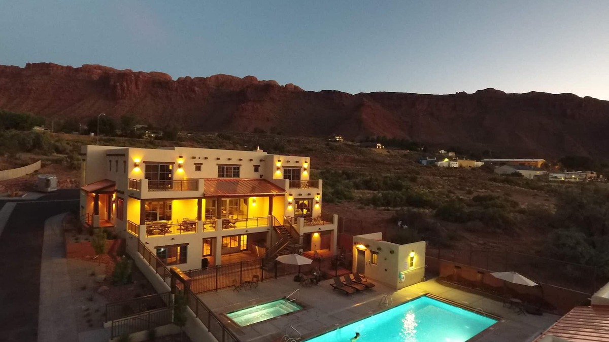 Moab Cabin | Brand New Lodge in the heart of Moab, Utah