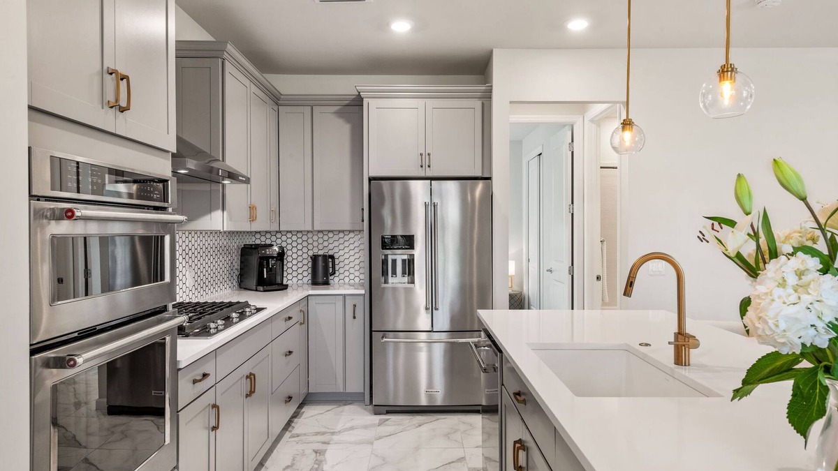 Naples House | Brand New Luxury 5 Bedroom 3 Bathroom with Pool in Naples FL