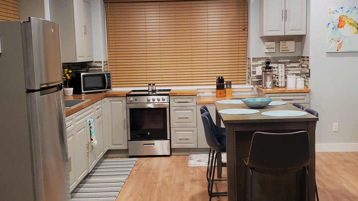 Perry Park Apartment | BRAND NEW! Luxury Modern Apartment near World Class Golf, Hiking and Cycling