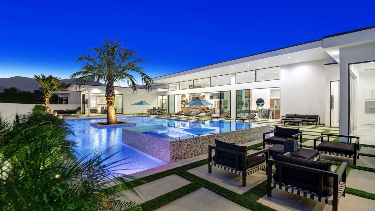 Magnesia Falls Cove House | Brand New Luxury Vacation Rental, Private Resort Style Pool & Spa 8