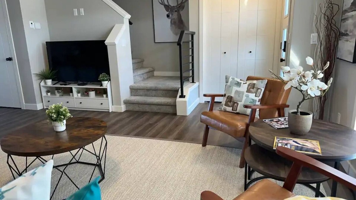 Red Deer House | Brand new, Modern 3 Bedroom Townhome in Red Deer