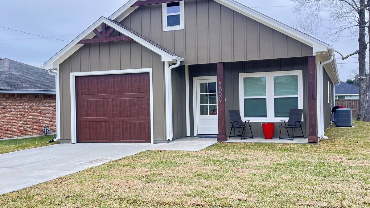 Beaumont House | Brand New Modern 3-bedroom house in Beaumont with WiFi and Netflix