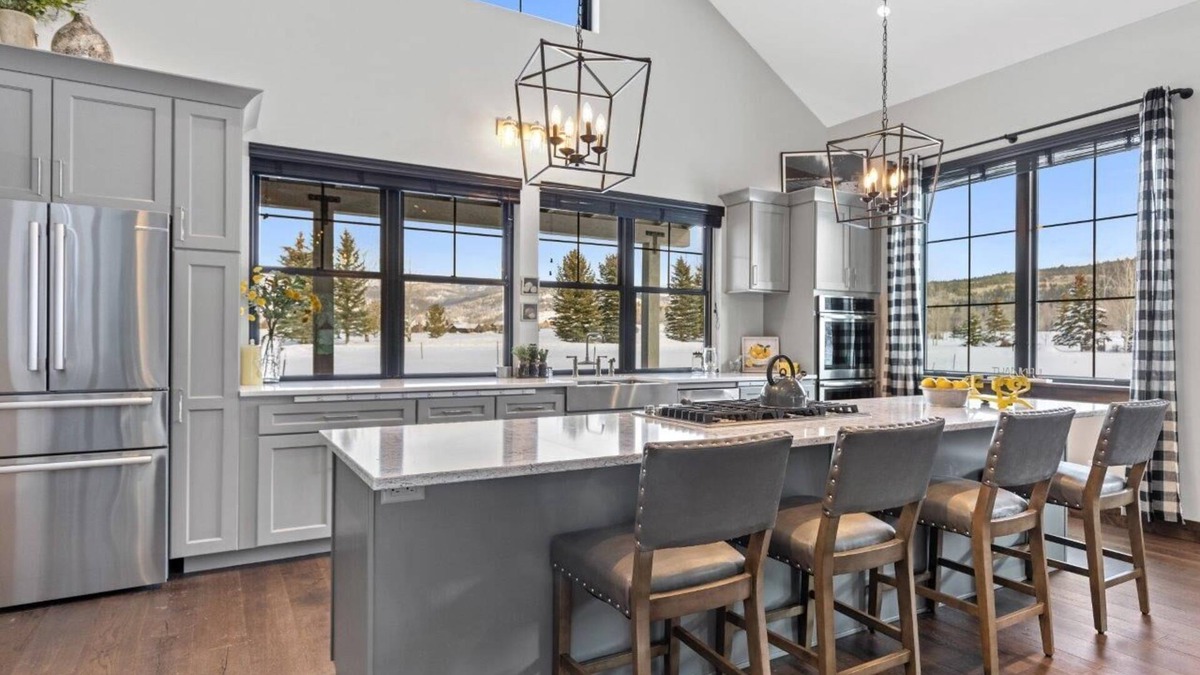 Victor House | Brand new modern mountain home with bright and spacious interior