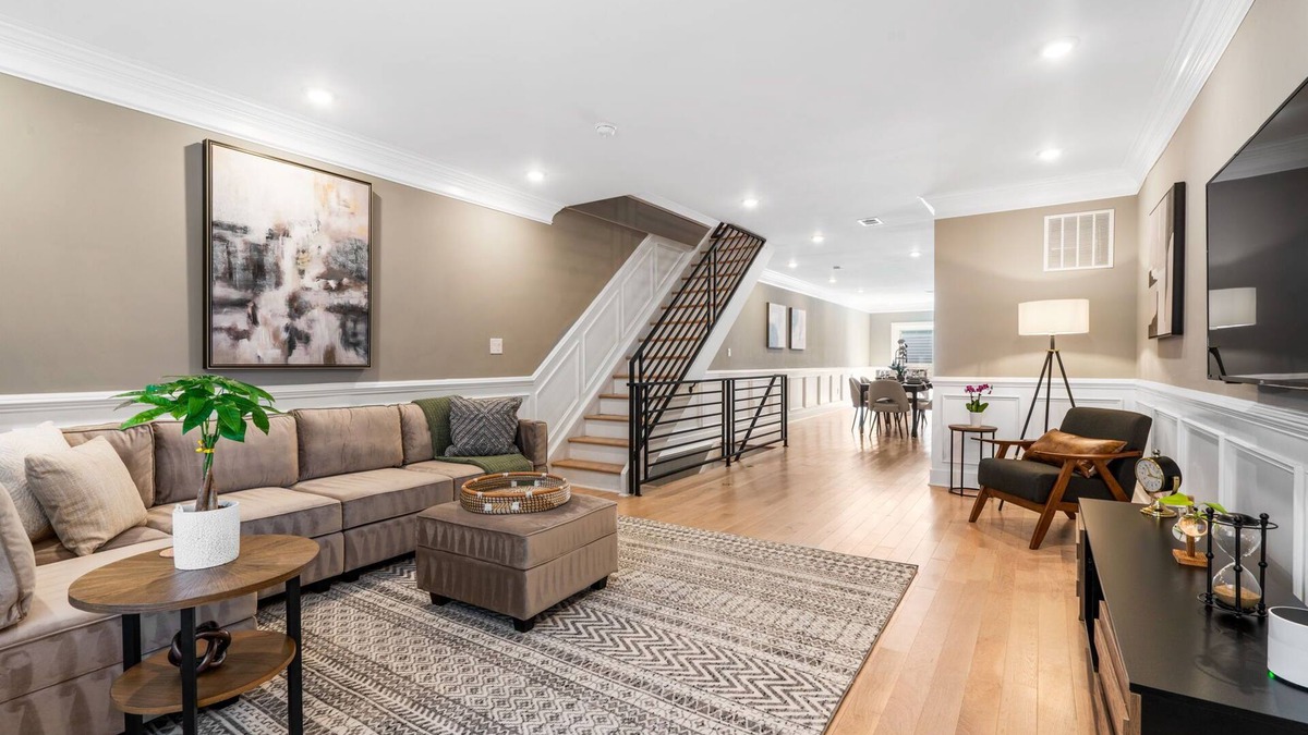 Point Breeze House | BRAND NEW Modern Philly Dream Home - Near Hospitals, Shopping, Transit - Room #4