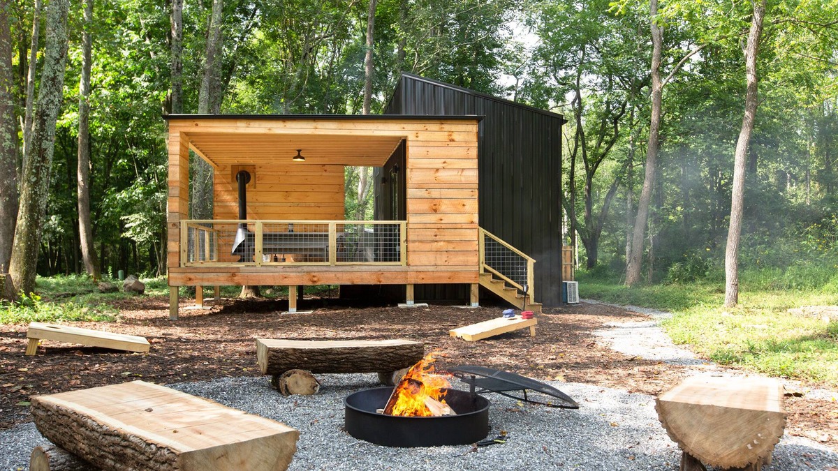Kenilworth Cabin | Brand New Nordic Cabin, Hot Tub, Fireplace, Uber Downtown!