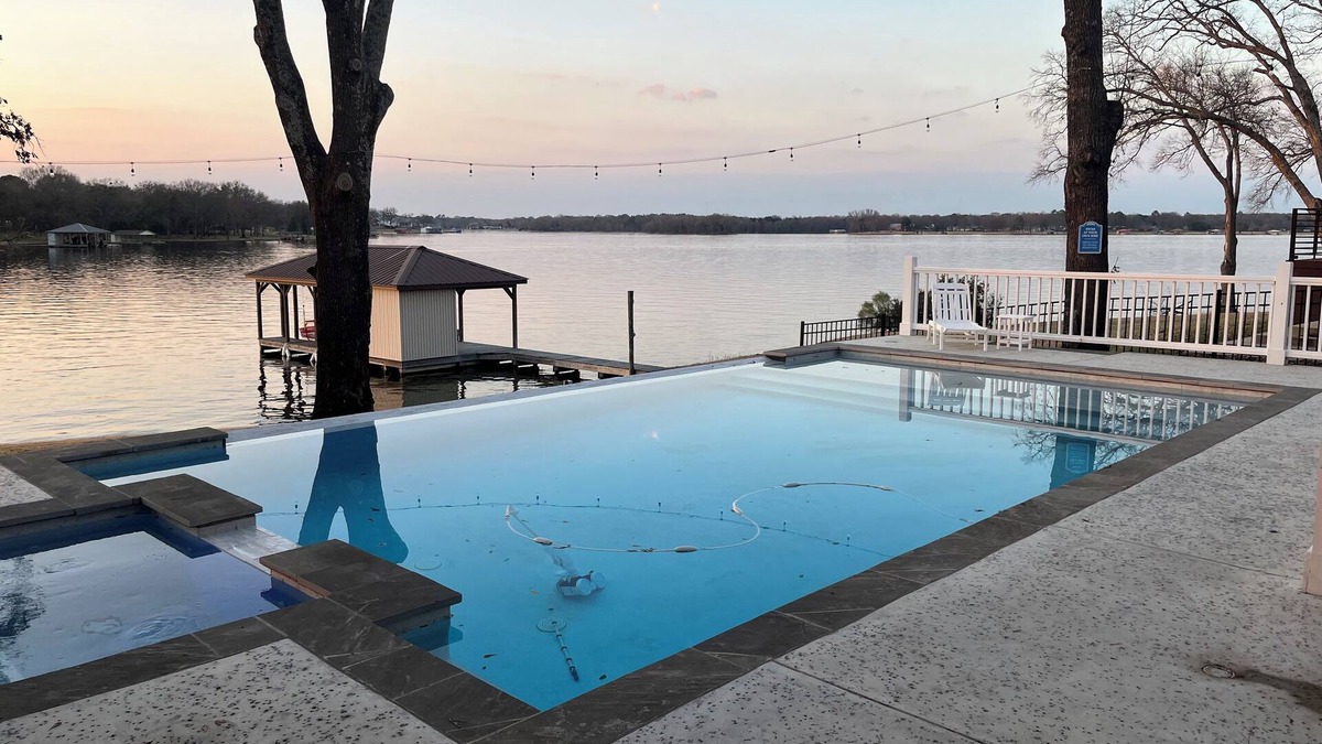 Athens House | BRAND NEW + pool & hot tub, lake front with dock
