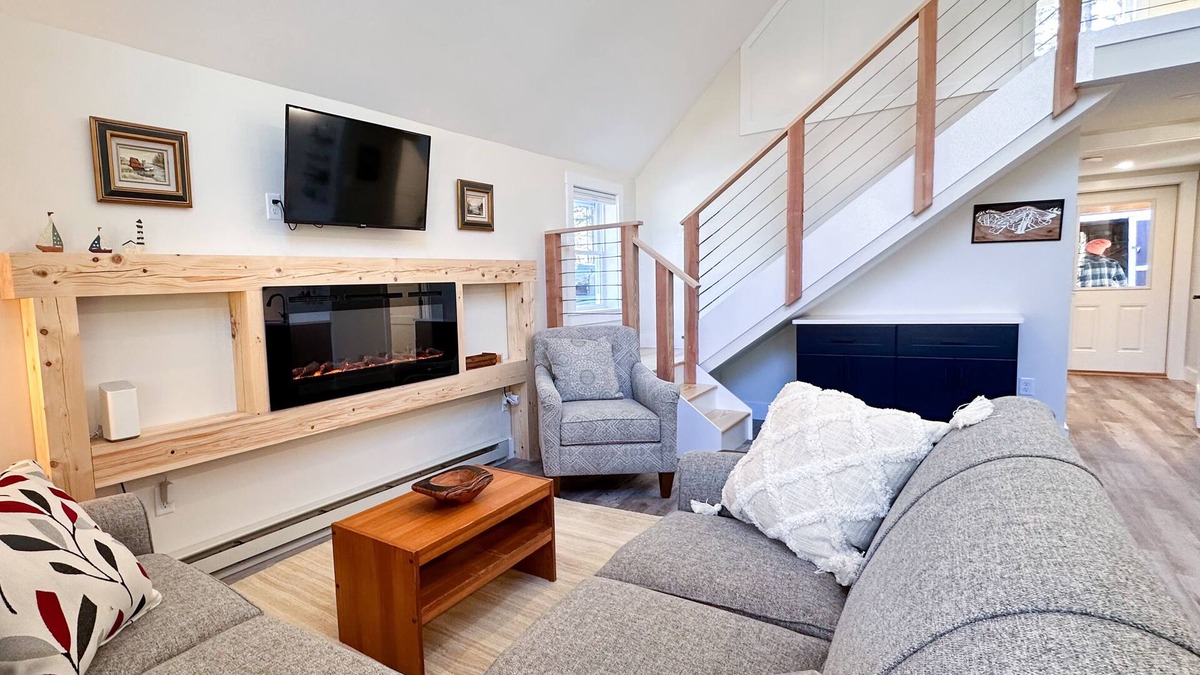 North Troy House | Brand New, Private Home w/Nordic Hot Tub- Just 1/2 mile to Jay Peak Resort