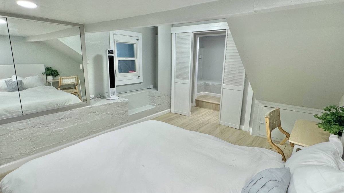 Makiki Condo | Brand new remodeled fully furnished 2 story loft monthly rental at 3800/mo!