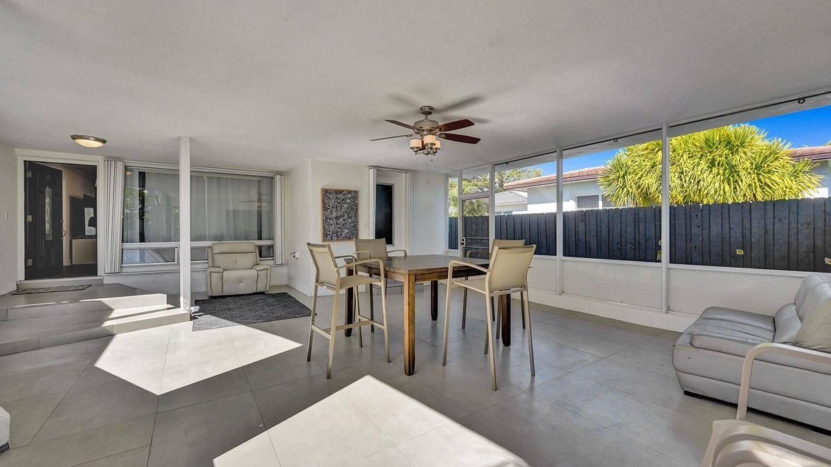 Surfside House | Brand new renovated quiet house in Surfside.