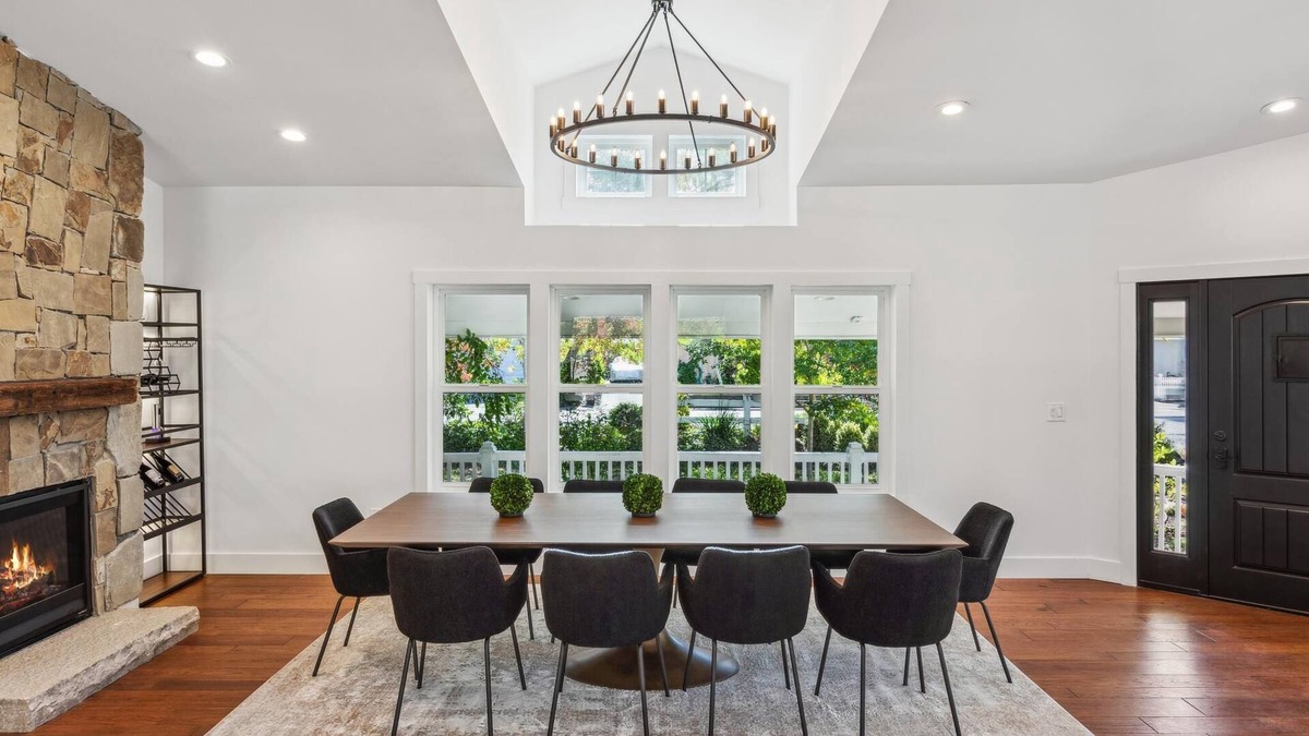 Eldridge House | BRAND NEW! Spacious and Pristine newly remodeled 4-bedroom home in Glen Ellen.