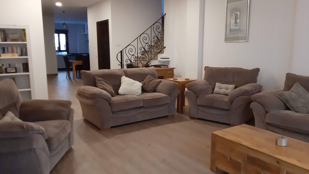 Ronda House | Brand new traditional style townhouse with central location