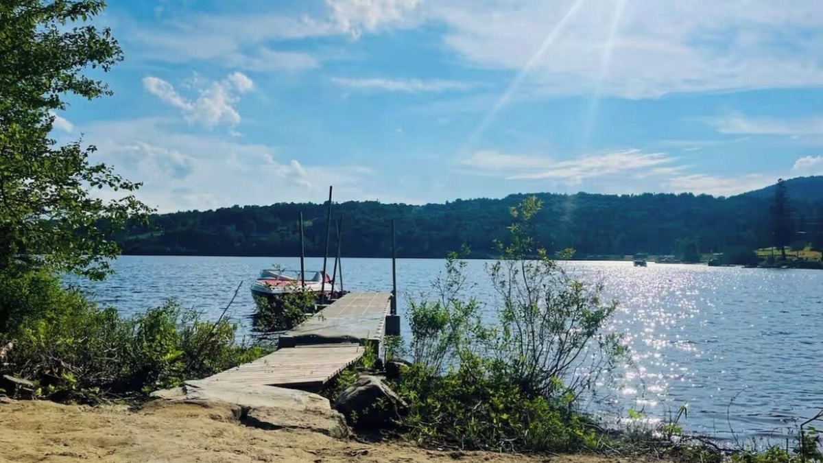 Pittsburg House | Brand new WATERFRONT home located on First Lake - DIRECT SNOWMOBILE TRAIL ACCESS