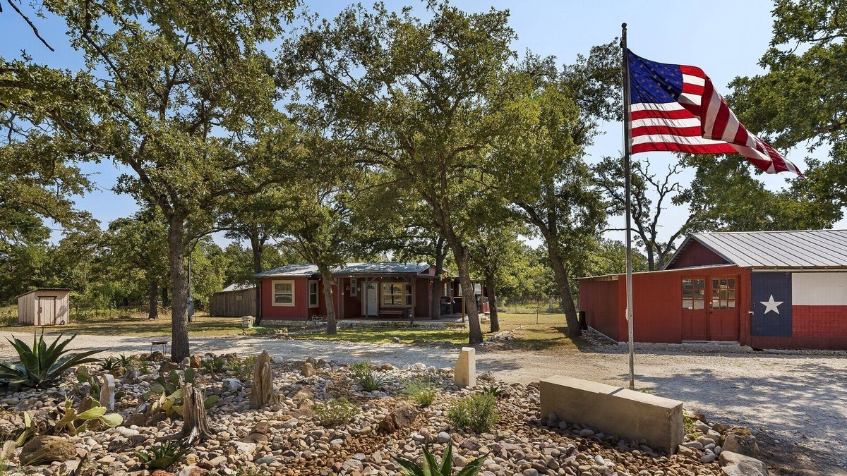 Willow City House | Brandi's Bluebonnet Bungalow | New Listing | Pet-friendly