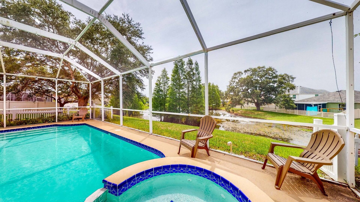 Lakeview Village House | Brandon Retreat - Private Pool & Pool Spa